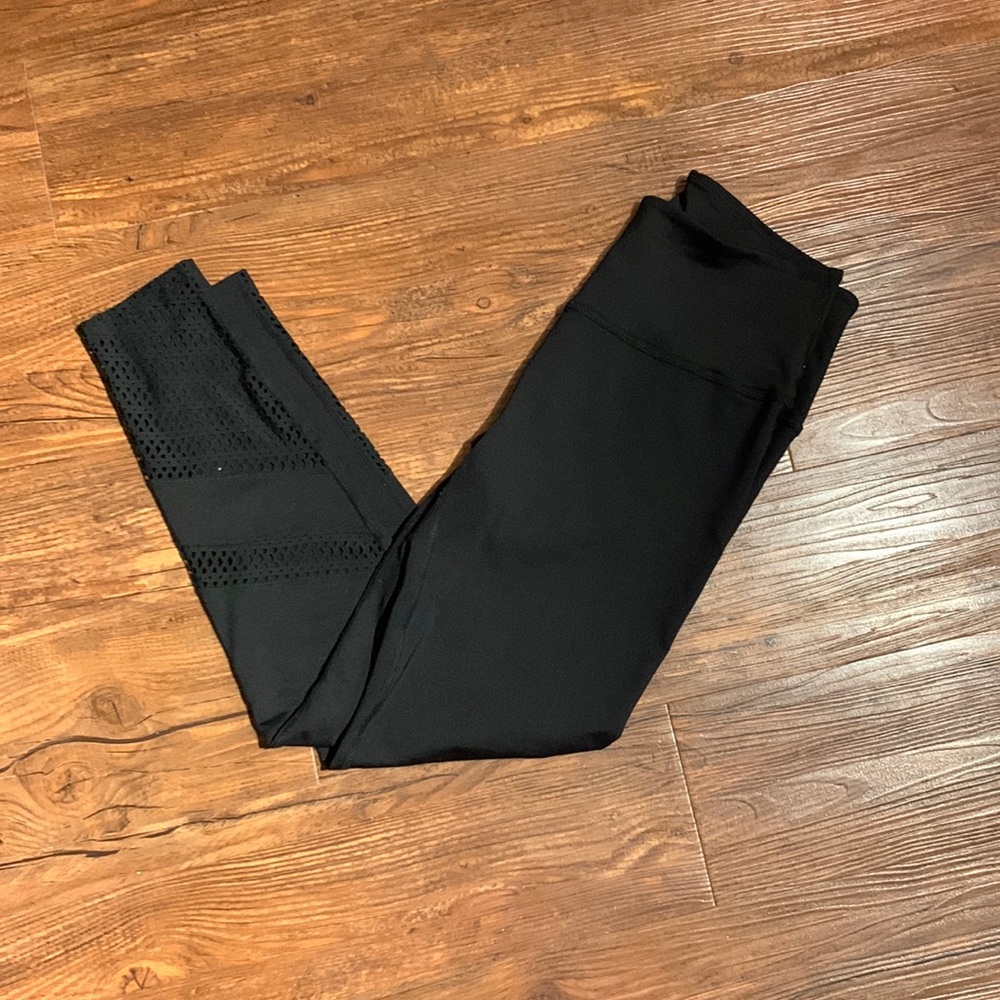 Beyond Yoga leggings with mesh insert detail size large